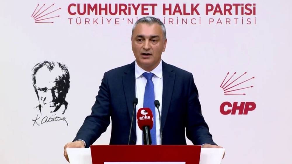 CHP'de &ouml;rg&uuml;t revizyonu s&uuml;r&uuml;yor: 12 ilde yeni il başkanları g&ouml;revlendirildi 