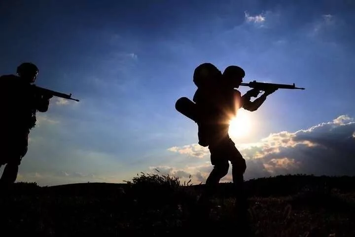 MSB: Bir haftada 1 PKK&rsquo;lı ter&ouml;rist teslim oldu, hudutlarda 712 kişi yakalandı