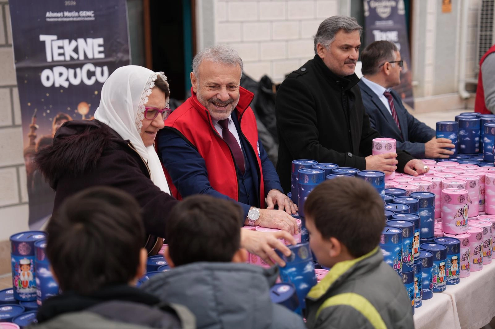Trabzon'da binlerce &ccedil;ocuk Ramazan&rsquo;ı 'Tekne Orucu'yla tanıdı