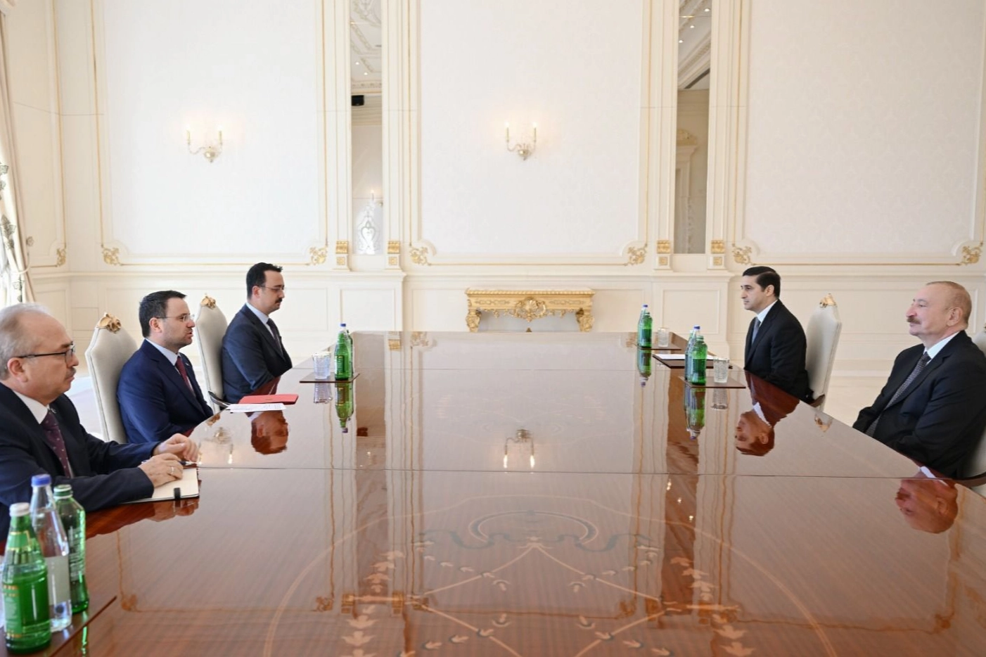 Bakan G&uuml;rlek, Azerbaycan Cumhurbaşkanı Aliyev ile g&ouml;r&uuml;şt&uuml;