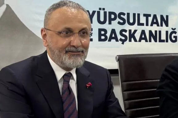 Ey&uuml;psultan Belediye Başkanı'nın da aralarında olduğu 28 ş&uuml;pheli g&ouml;zaltında