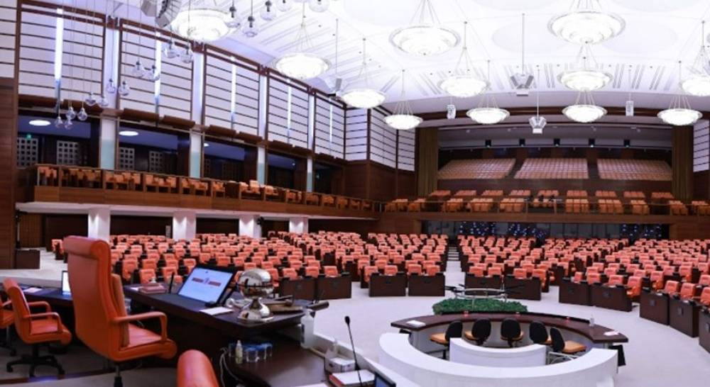 TBMM'ye 2025'te dilek&ccedil;e verilen istekler: 'Sigara kullanmayan personel mesaiden daha erken &ccedil;ıksın' 