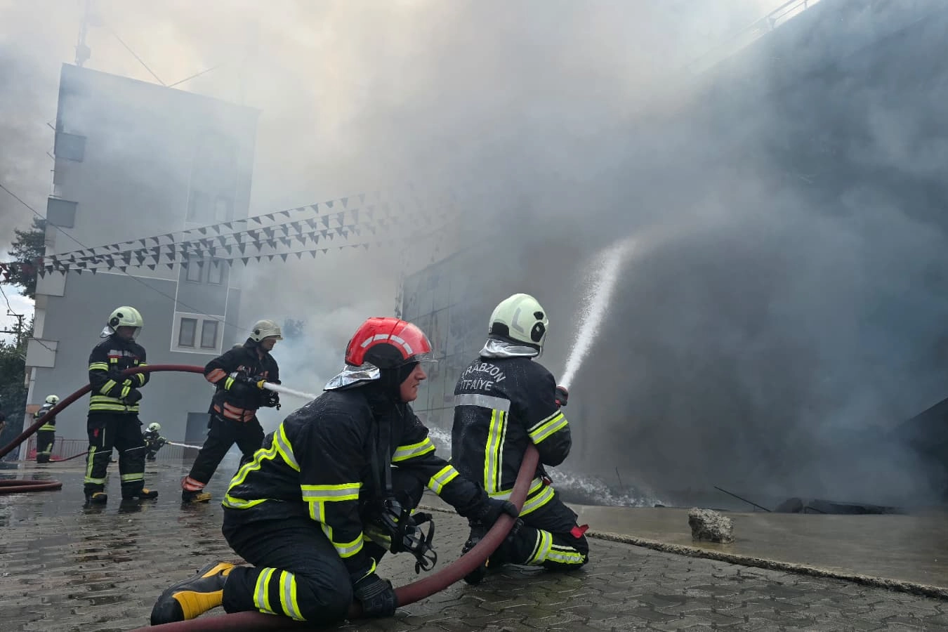 Trabzon İtfaiyesi 10 bin 61 olaya m&uuml;dahale etti