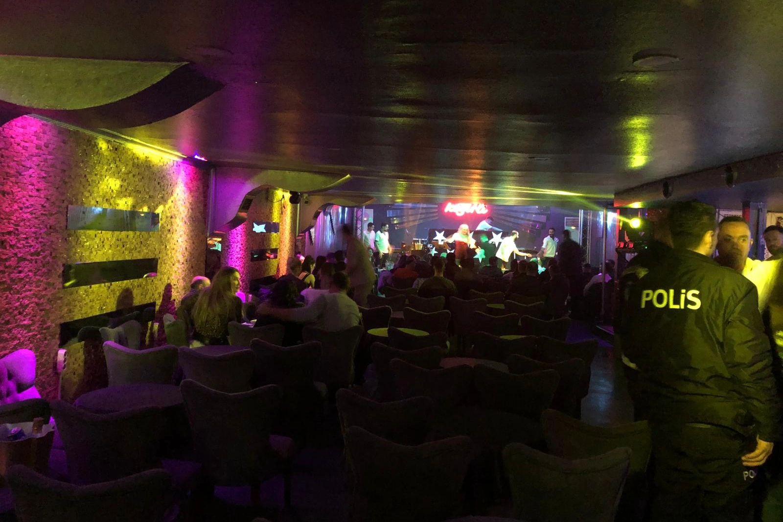 Bursa Nil&uuml;fer&rsquo;de gece mek&acirc;nlarına sıkı denetim