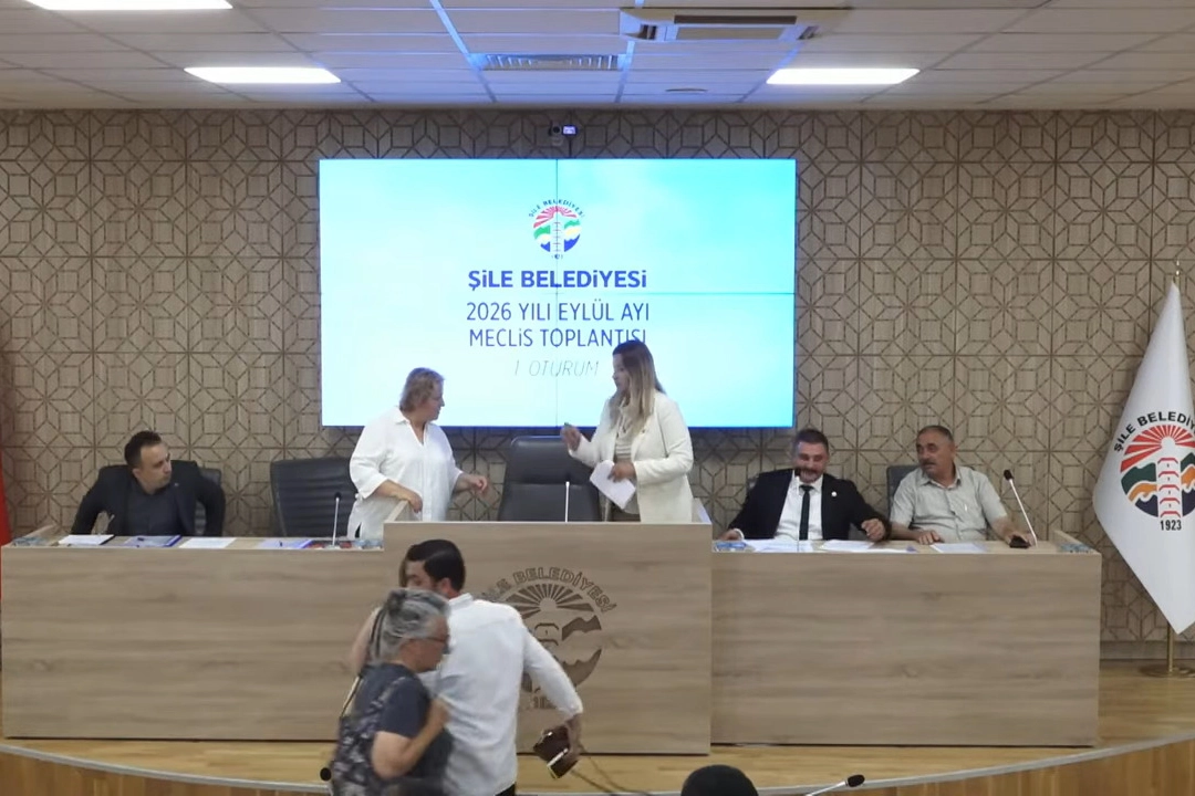 Şile Belediyesi Meclisi&rsquo;nde CHP&rsquo;li &uuml;yeler oturumu kapattı!