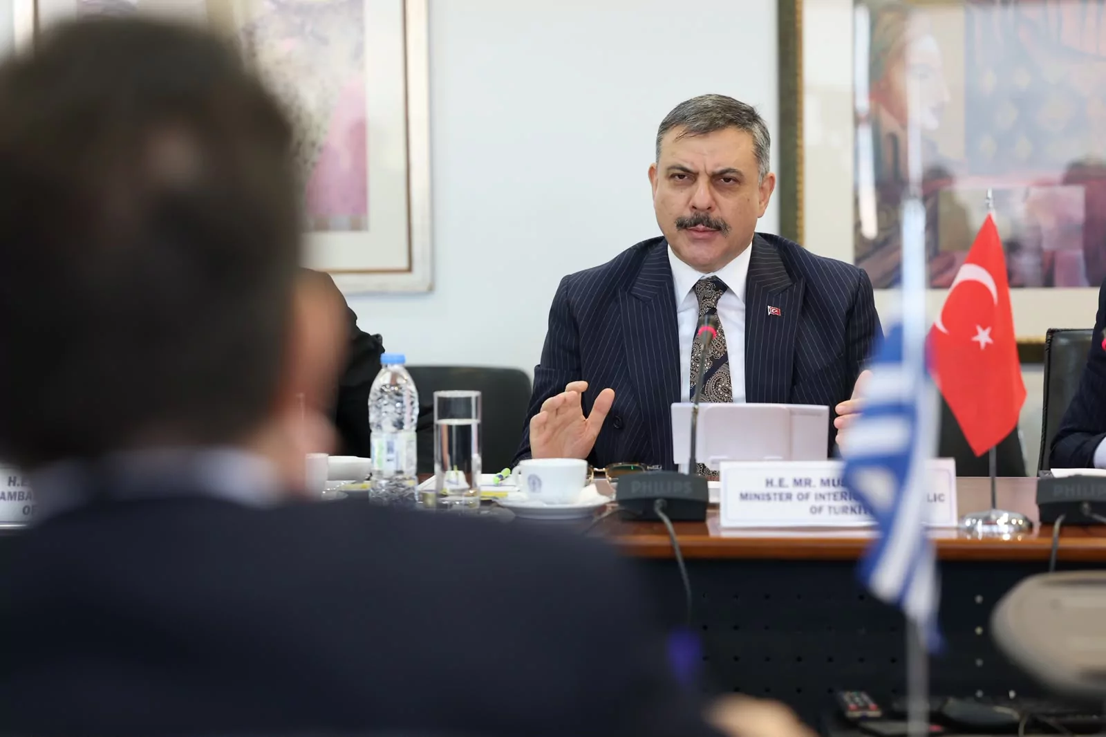 Bakan &Ccedil;ift&ccedil;i&rsquo;den Yunanistan&rsquo;a 'iade' mesajı: Su&ccedil;lular sınırları aşsa da adaletten ka&ccedil;amaz