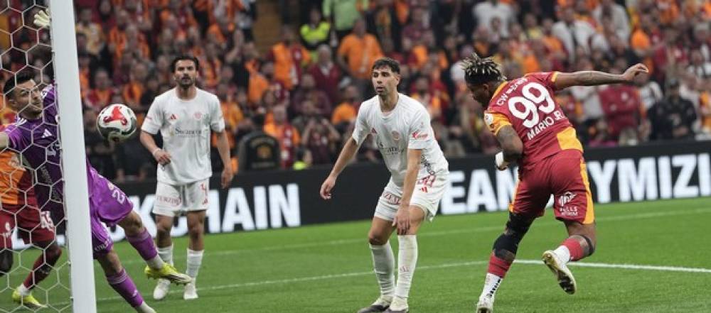 Hangi takımlar ligden d&uuml;şt&uuml;? S&uuml;per Lig'de 9 Mayıs'ta&nbsp;oynanan ma&ccedil;ların sonu&ccedil;ları! 