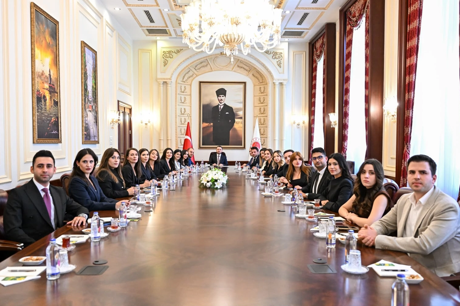 Bakan G&uuml;rlek adliye muhabirleriyle buluştu