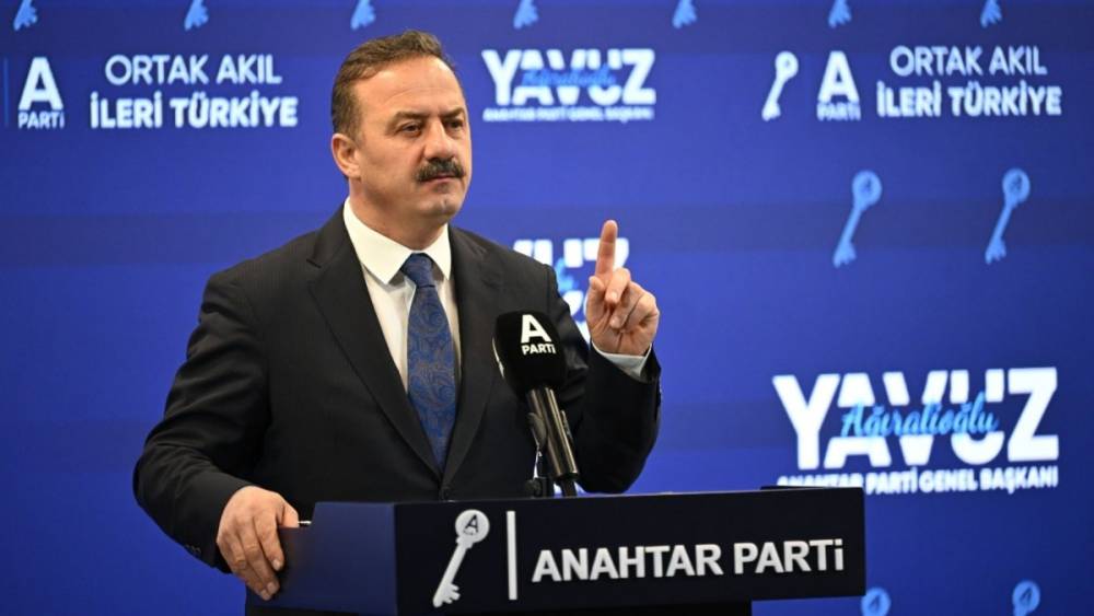 Ağıralioğlu&rsquo;ndan ittifak &ccedil;ıkışı: &lsquo;Anahtar Parti hi&ccedil;bir yapının g&ouml;lgesine sığınmadan yoluna devam edecek&rsquo; 