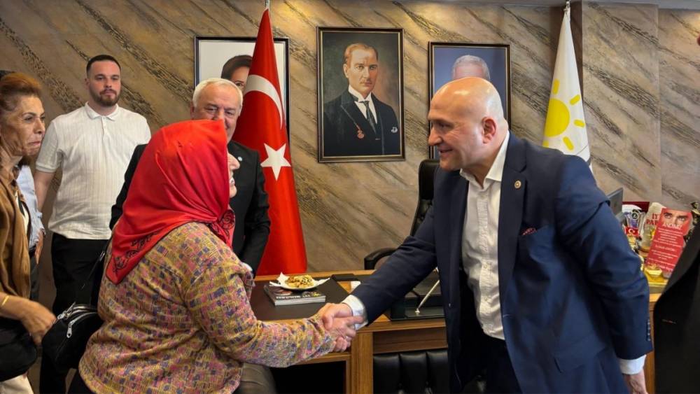 İYİ Partili Usta’dan emekli maaşı tepkisi: ‘2002’de 19 çeyrek altın alınırken, 2025’te sadece 3’  - Videolu Haber