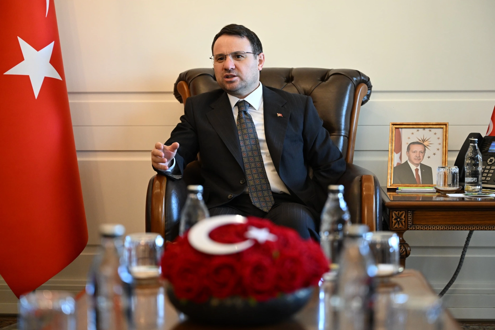 Bakan G&uuml;rlek: FET&Ouml; ile m&uuml;cadelemiz kararlılıkla s&uuml;r&uuml;yor