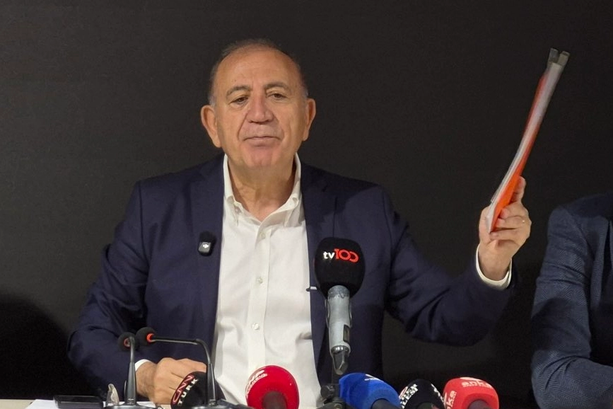 G&uuml;rsel Tekin&rsquo;den sendika y&ouml;netimine sert tepki