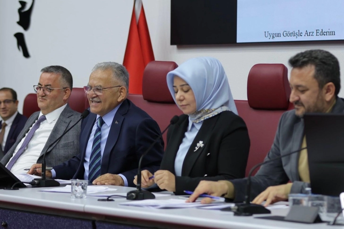 Kayseri B&uuml;y&uuml;kşehir Meclisi'nden Elitaş'a vefa