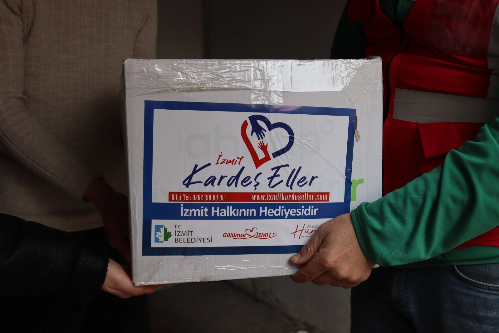 Kocaeli'de İzmit Belediyesi Ramazan&rsquo;da dayanışmayı b&uuml;y&uuml;t&uuml;yor