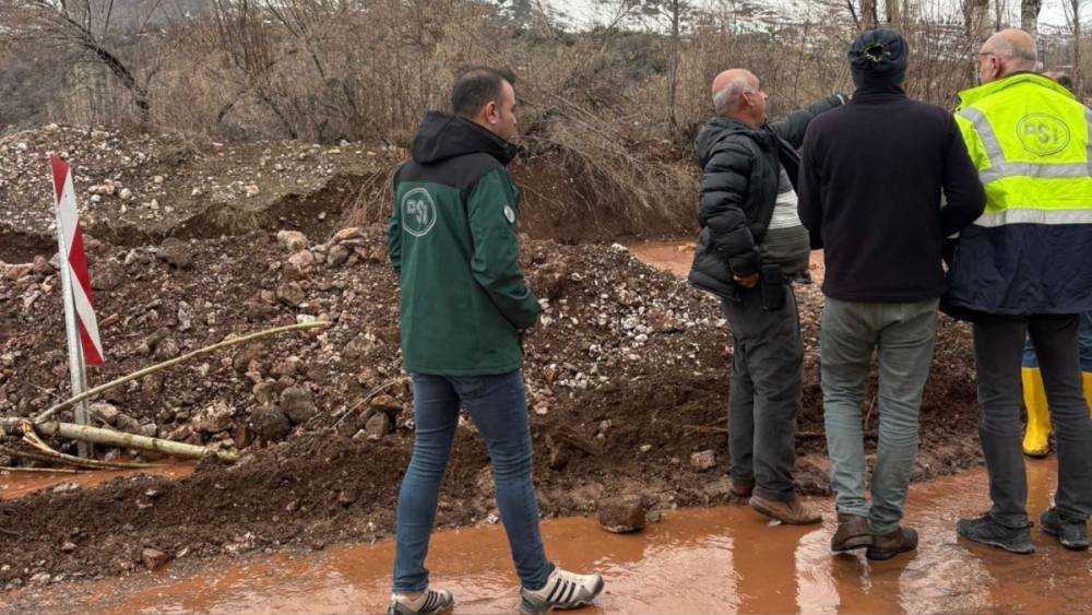 Tut il&ccedil;esinde heyelan: İki ev boşaltıldı, DSİ b&ouml;lgede inceleme başlattı 