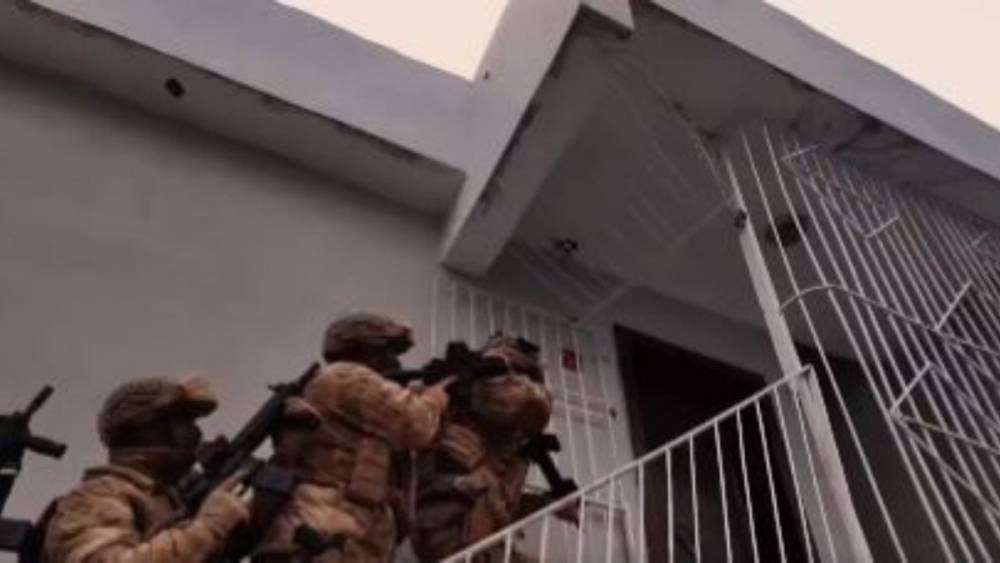 Jandarma Ankara ve Diyarbakır&rsquo;da 32 ş&uuml;pheliyi yakaladı 