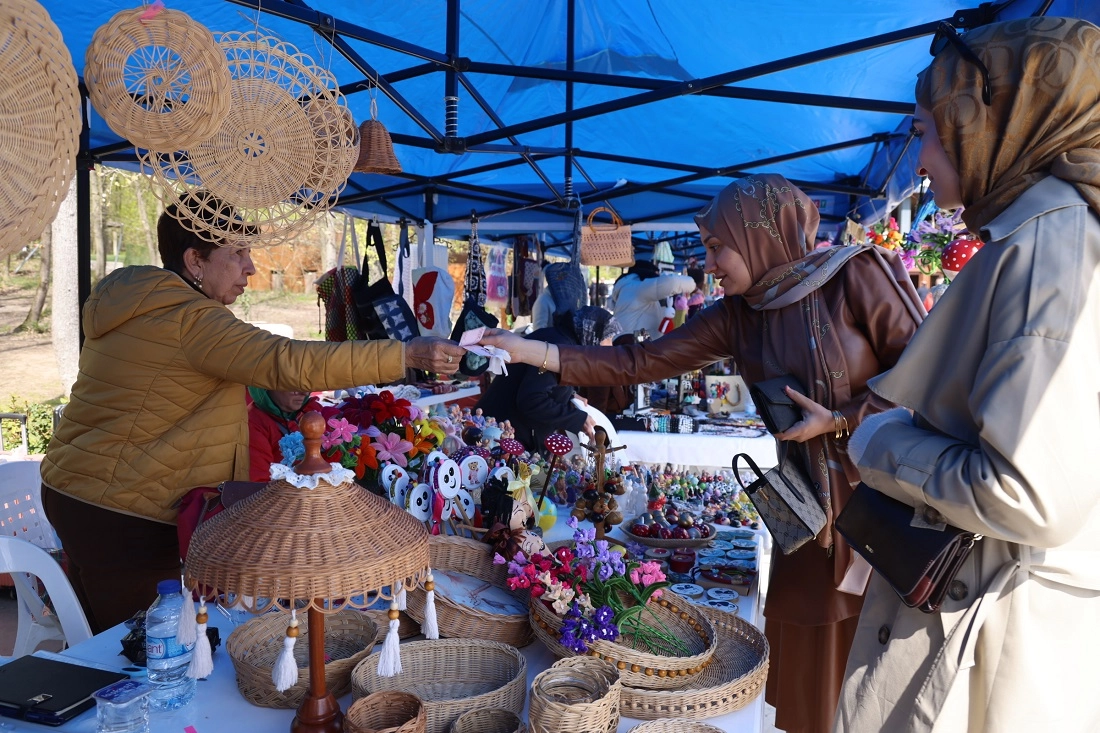 Kadın emeği Ormanya&rsquo;da ziyaret&ccedil;ilerle buluştu