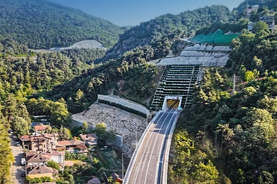 Bursa&rsquo;nın ulaşımına Doğancı T&uuml;neli nefes oldu