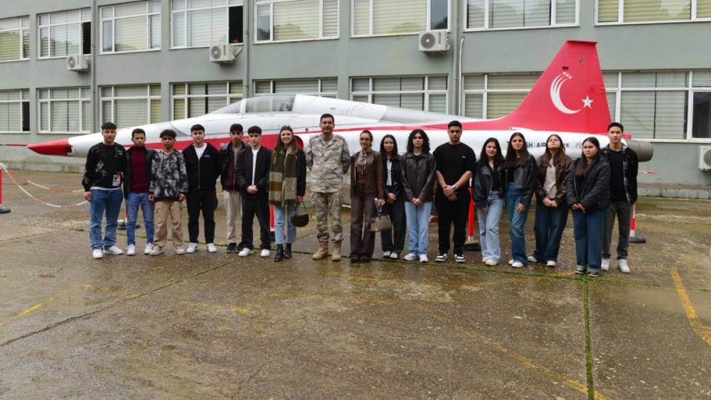 T.C. Milli Savunma Bakanlığı&rsquo;ndan gen&ccedil;lere buluşma 