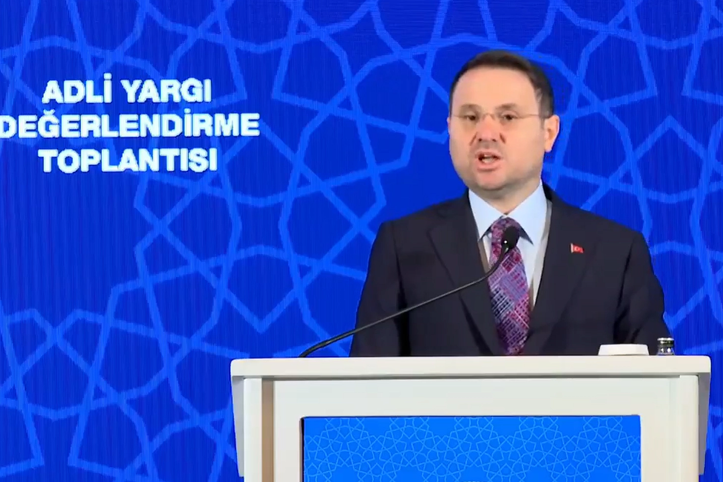 Bakan G&uuml;rlek: Bağışların hesabı mutlaka verilmelidir