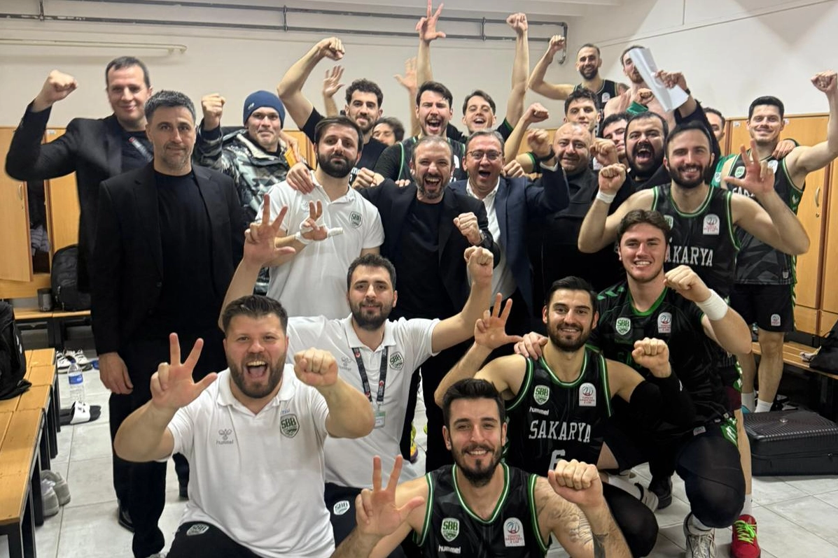 Sakarya B&uuml;y&uuml;kşehir İzmir&rsquo;den de galip d&ouml;nd&uuml;
