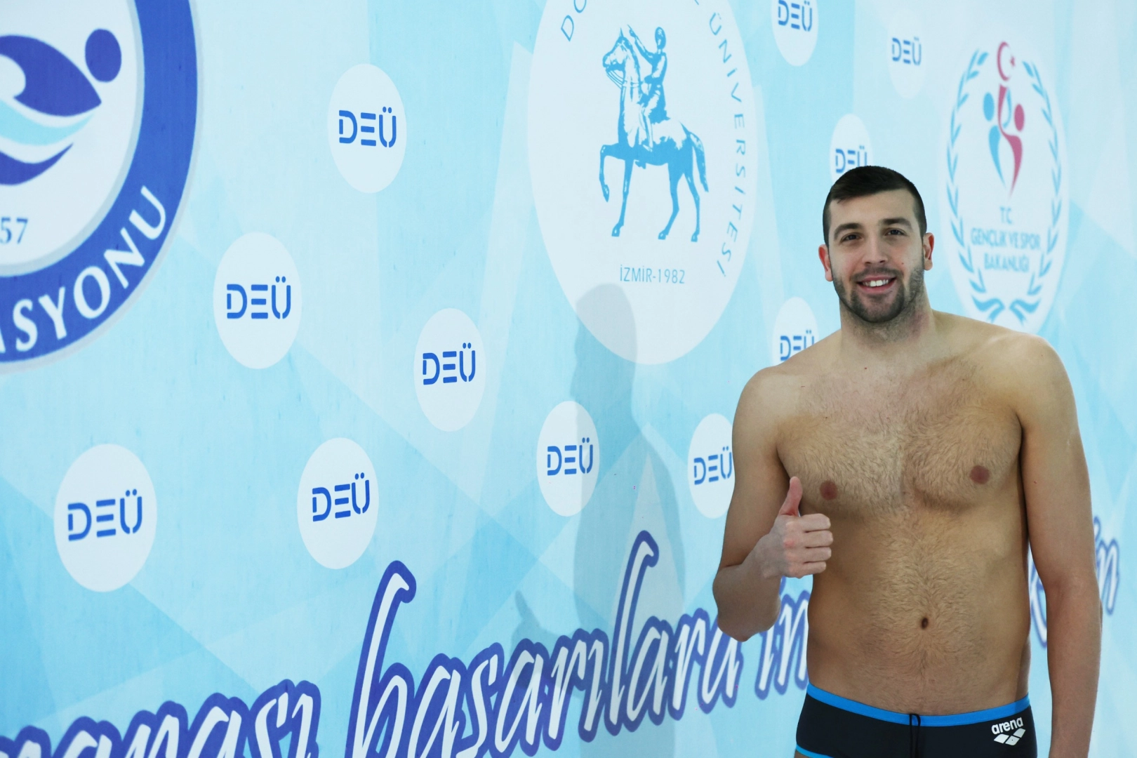 Dokuz Eyl&uuml;l kapılarını milli y&uuml;z&uuml;c&uuml;ye a&ccedil;tı