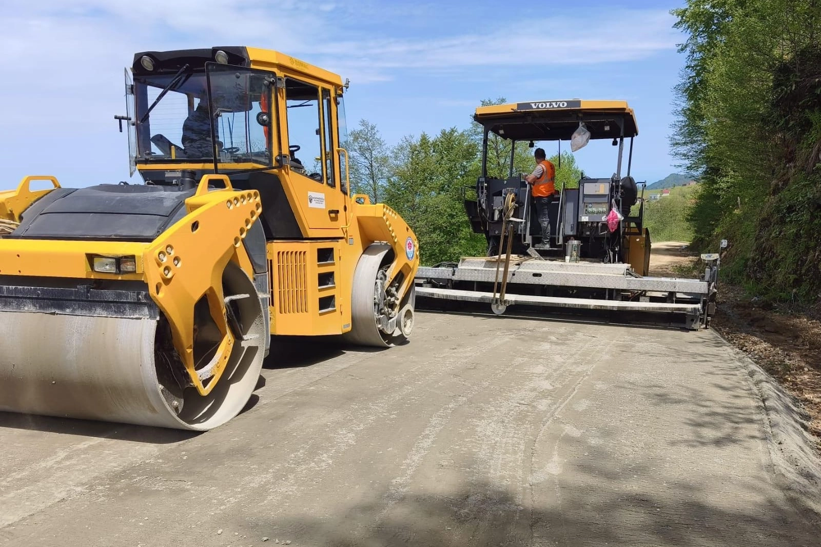 Trabzon&rsquo;da yol &ccedil;alışmaları aralıksız s&uuml;r&uuml;yor