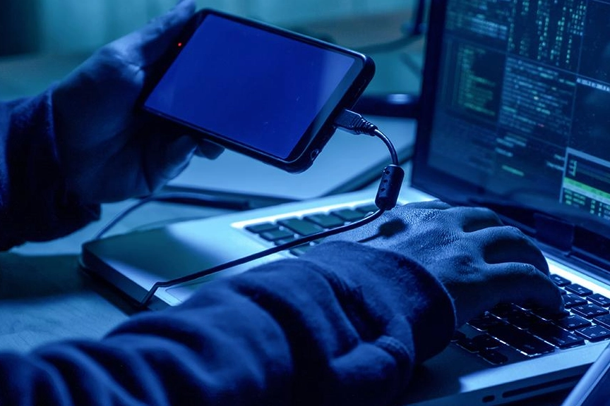 Bayram &ouml;ncesi dolandırıcılık uyarısı... Yapay zek&acirc; destekli mesajlara dikkat