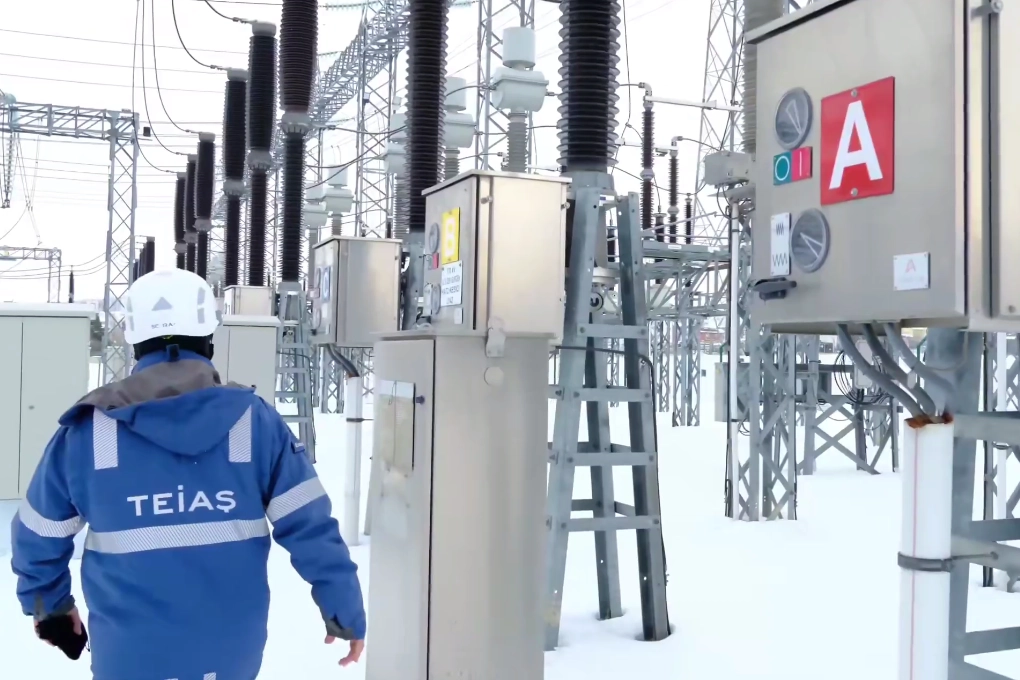 Enerji ekipleri zorlu koşullarda g&ouml;rev başında