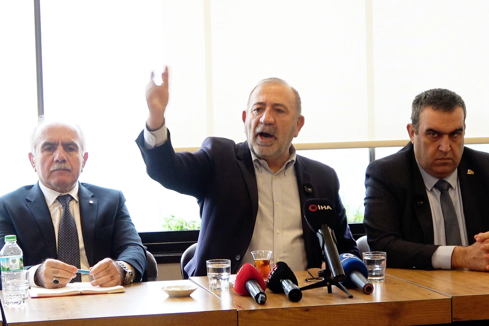 G&uuml;rsel Tekin Şile&rsquo;de partililerle buluştu... "CHP&rsquo;yi fabrika ayarlarına d&ouml;nd&uuml;receğiz"