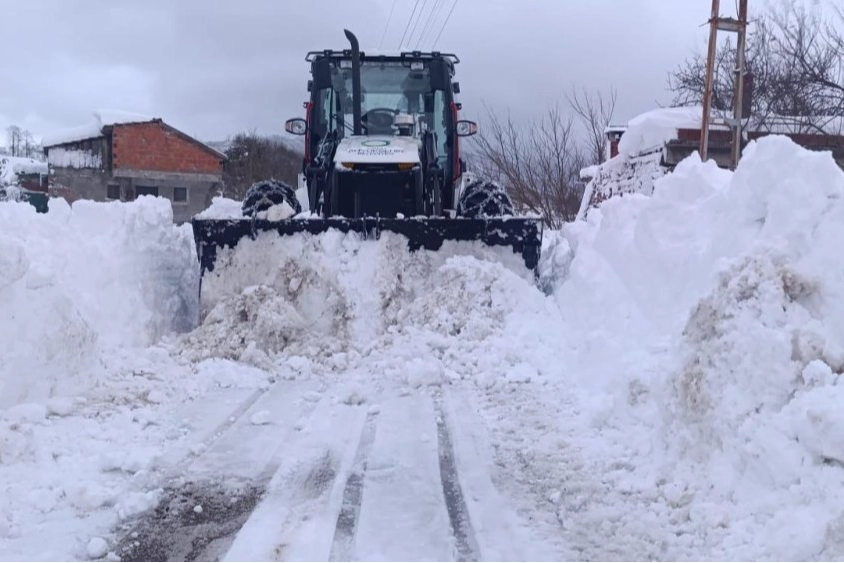 Ordu&rsquo;da karla m&uuml;cadele kesintisiz devam ediyor