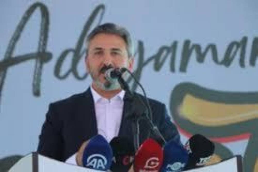 Bakan Yardımcısı Ahmet Aydın&rsquo;dan Bayrak Provokasyonuna Tepki 