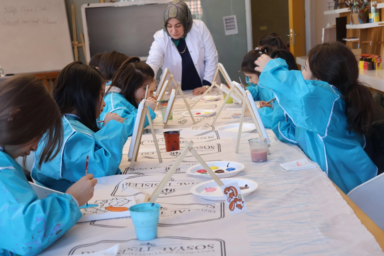 Erzurum'da koruma altındaki &ccedil;ocuklara 'kış' kampı