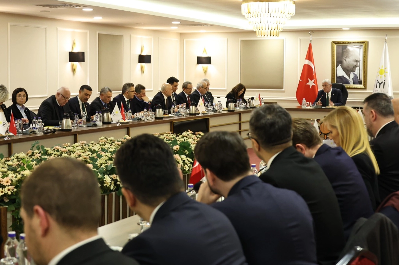 İYİ Parti'de yeni d&ouml;nem ilk GİK yapıldı... Yeni kadroda g&ouml;revler belli oldu
