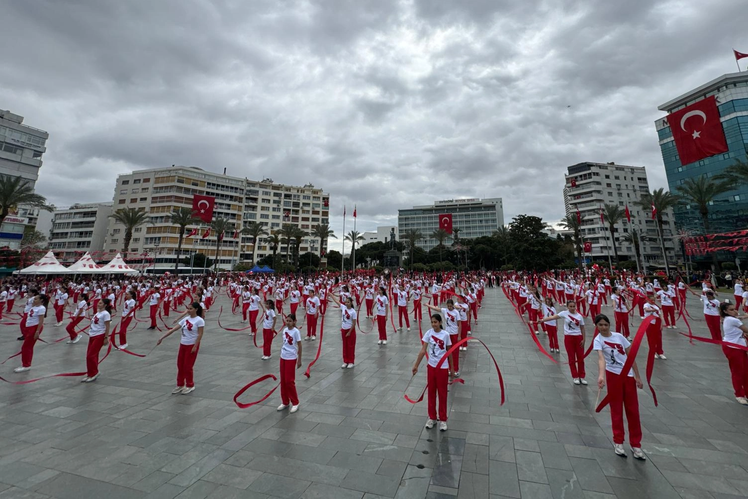 İzmir&rsquo;de 23 Nisan coşkusu