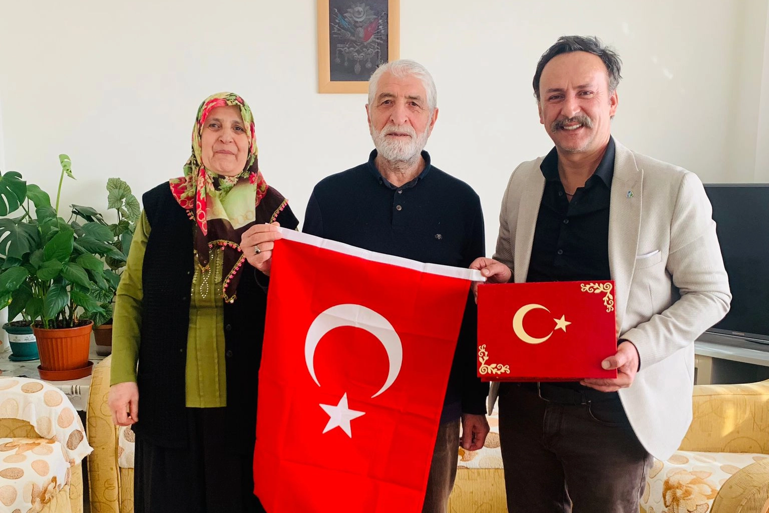 İzmit'te gazilere vefa ziyareti s&uuml;r&uuml;yor