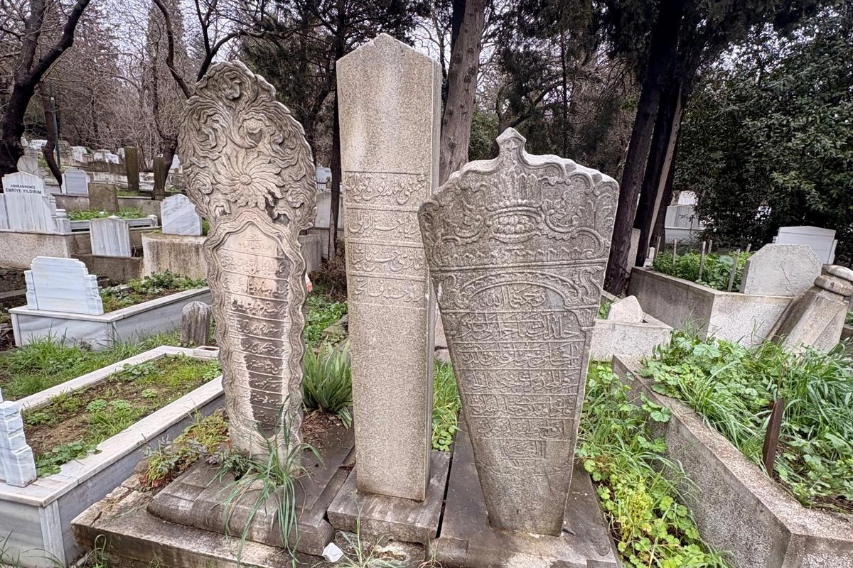 Cezayirli Gazi Hasan Paşa&rsquo;ya vefa... Kabristanlık yenileniyor, m&uuml;ze gemi projesi tamamlanıyor