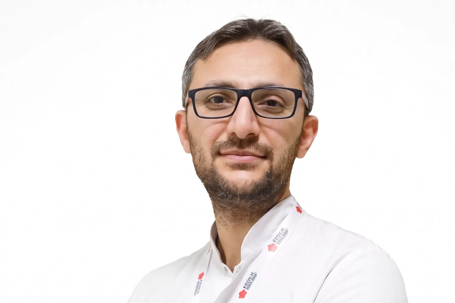 Kalp krizi gen&ccedil; yaşta da g&ouml;r&uuml;lebiliyor... Risk fakt&ouml;rleri erken d&ouml;nemde kontrol altına alınmalı