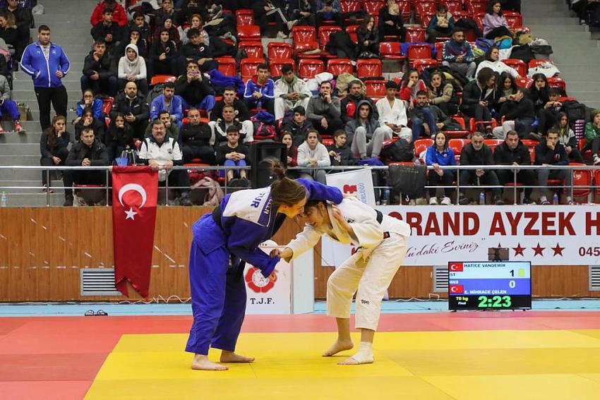 Gençler Türkiye Judo Şampiyonasının Açılış Seremonisi Yapıldı