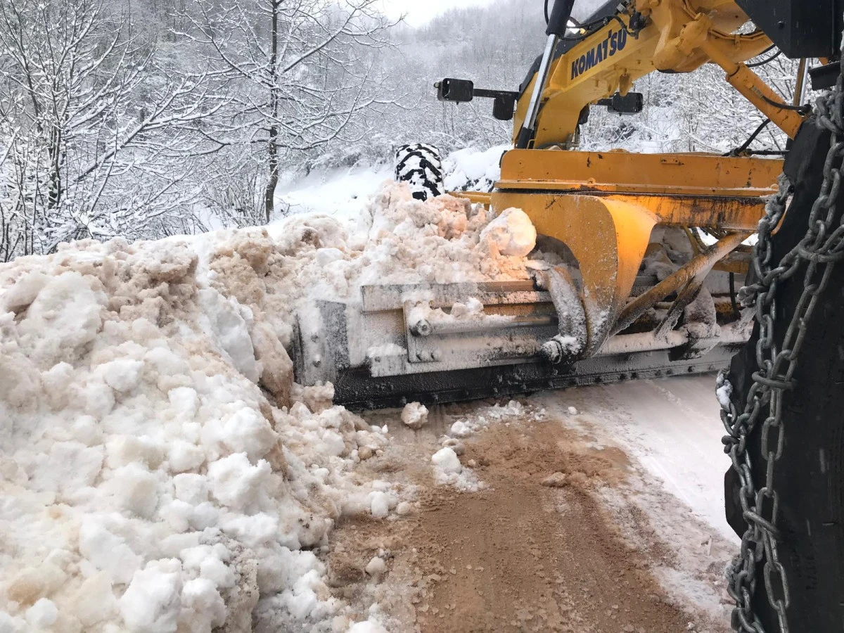 AKKUŞ&rsquo;TA KAR KALINLIĞI 1,5 METREYE ULAŞTI