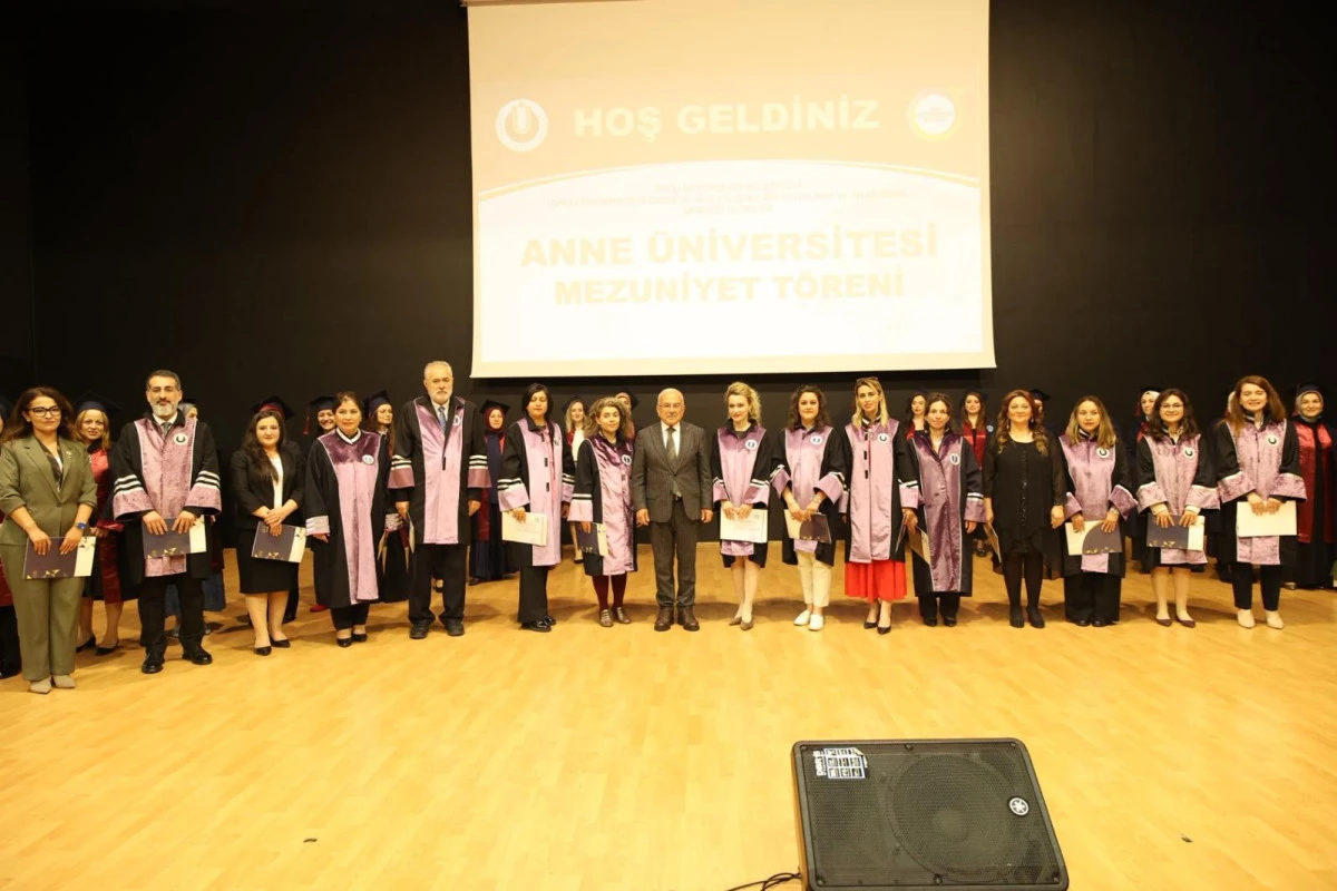 ANNE &Uuml;NİVERSİTESİ İKİNCİ D&Ouml;NEM &Ouml;ĞRENCİLERİ MEZUN OLDU