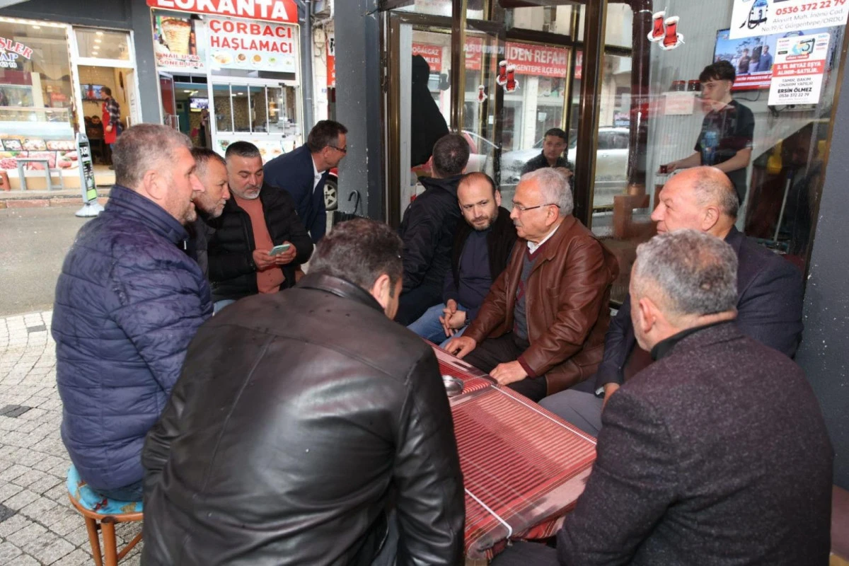 BAŞKAN G&Uuml;LER BAYRAM BOYUNCA VATANDAŞLARLA KUCAKLAŞTI