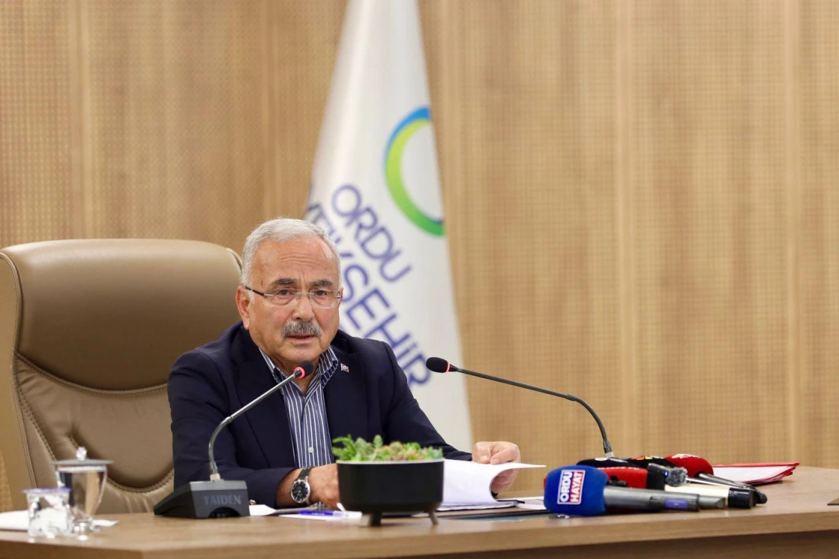 BAŞKAN GÜLER: “ORDU ALTIN DÖNEMİNİ YAŞIYOR” 