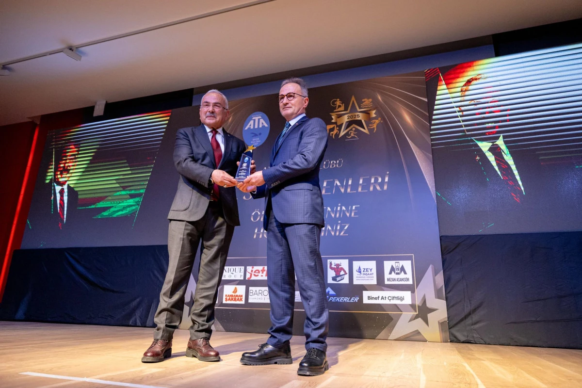 BAŞKAN G&Uuml;LER&rsquo;E BİR &Ouml;D&Uuml;L DAHA 