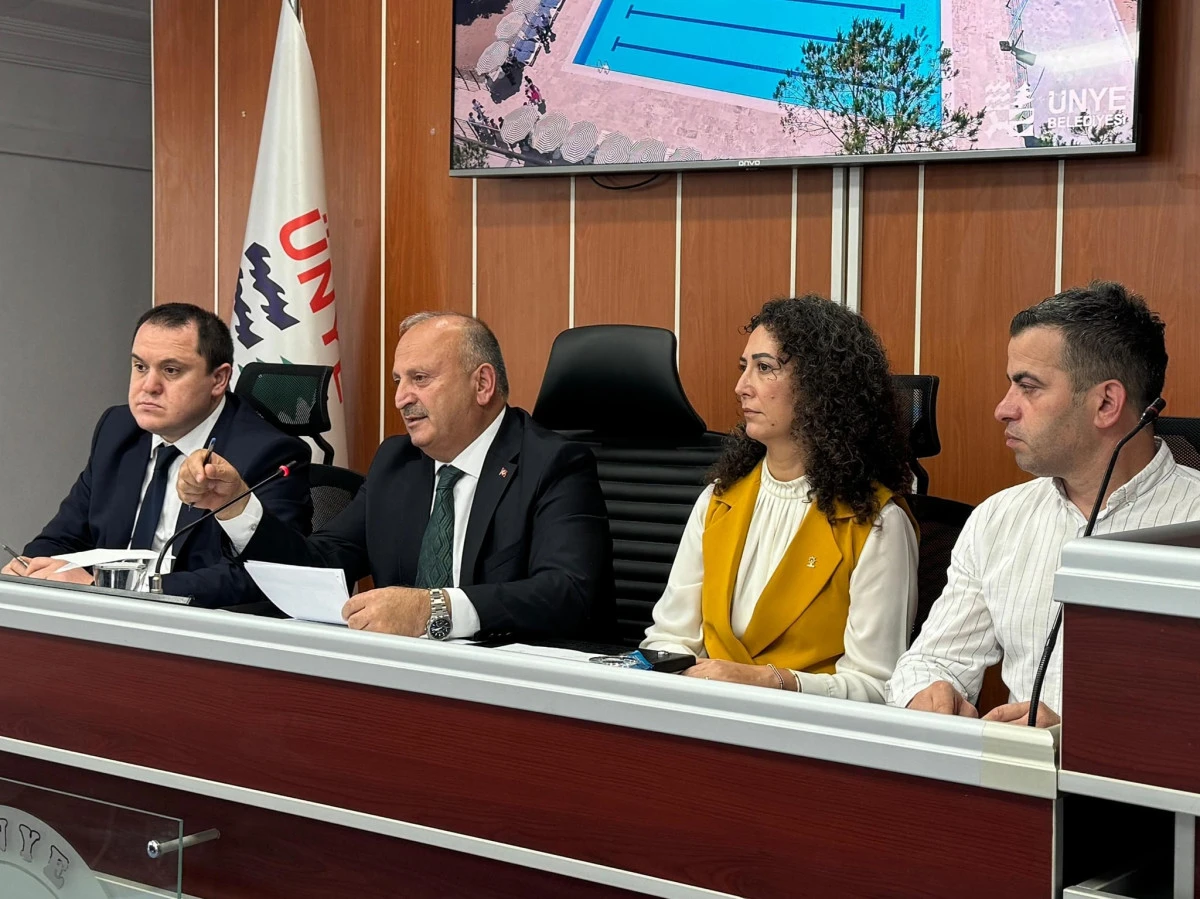 BAŞKAN TAVLI: “İLÇEMİZDE YOLU SORUN OLMAKTAN ÇIKARDIK”