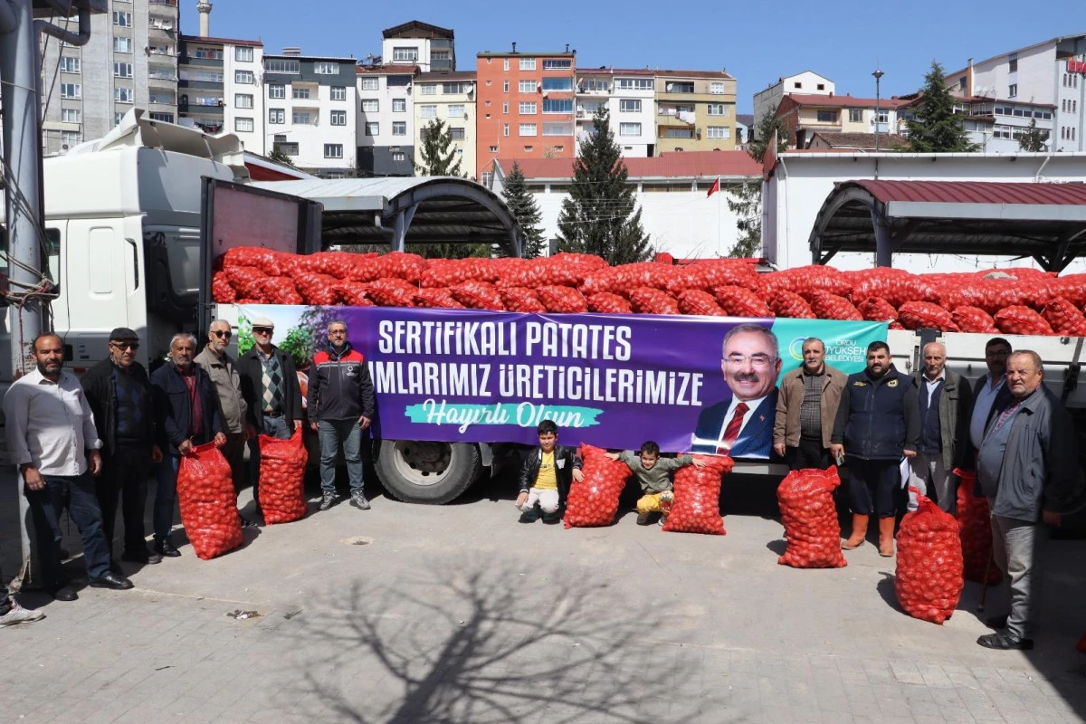B&Uuml;Y&Uuml;KŞEHİR, 6 İL&Ccedil;EDE 45 TON TOHUMLUK PATATES DAĞITTI