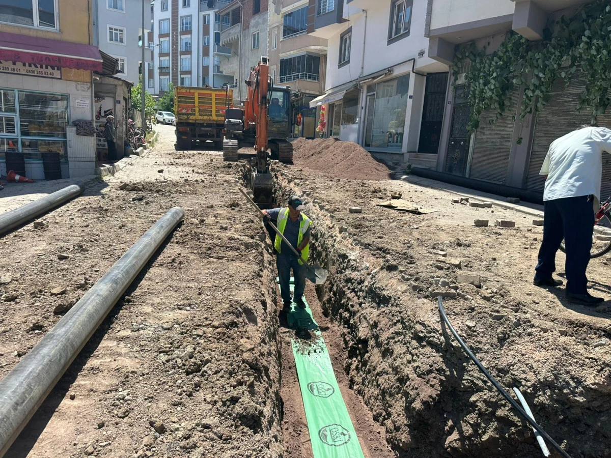 BÜYÜKŞEHİR, AYBASTI’NIN ALTYAPISINI SİL BAŞTAN YENİLİYOR