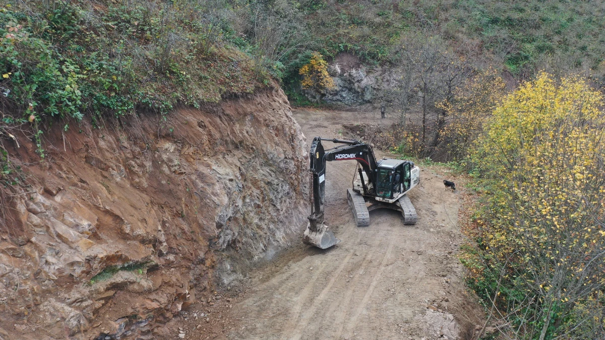 BÜYÜKŞEHİR, YOL KONFORUNU ARTIRAN ÇALIŞMALARINI SÜRDÜRÜYOR