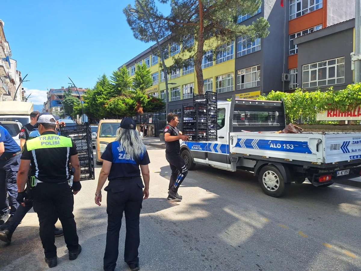 BÜYÜKŞEHİR ZABITASI KALDIRIM İŞGALİNE SON VERİYOR