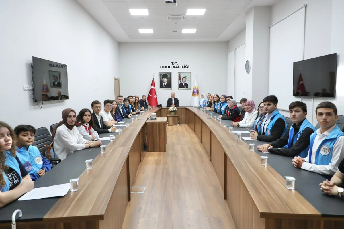 &Ccedil;ocuk Hakları Ekseninde COP31 Karadeniz Zirvesi Kapsamında İlimize Gelen Heyet, Vali Erol'u Ziyaret Etti
